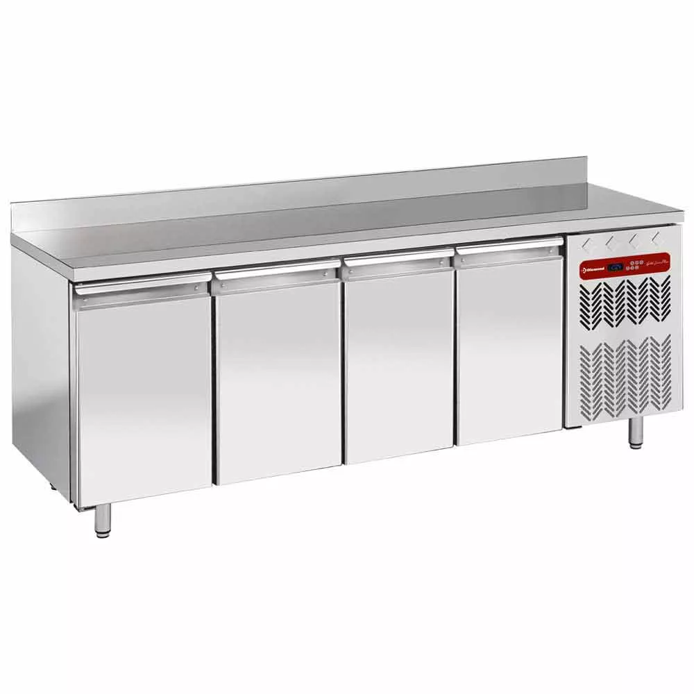 Kølebord med Bagkant – Energiklasse A – 4 Døre GN 1/1 – B2250 x D700 x H880/900 mm